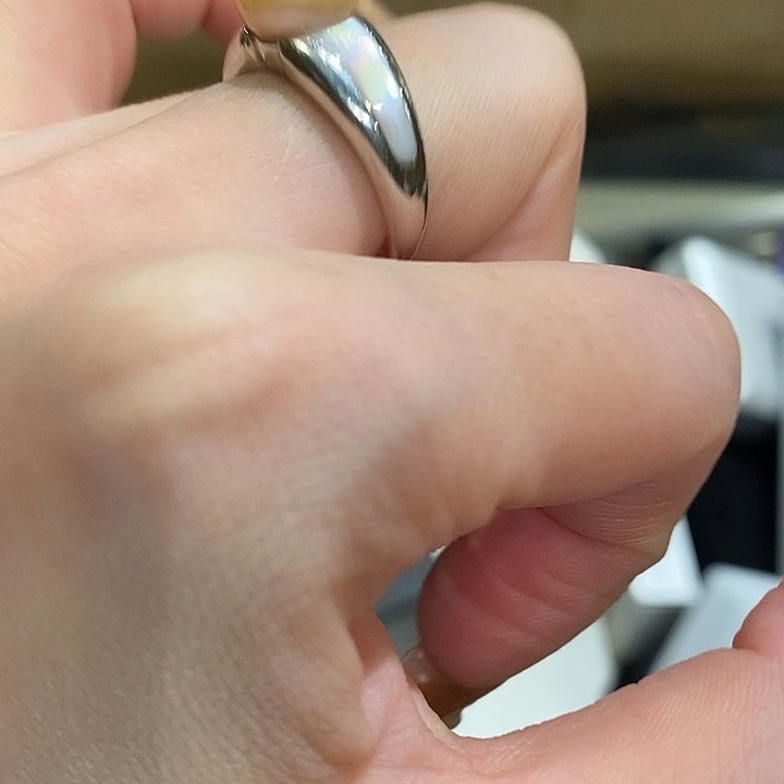 丸***桃中古香水沐浴露持久留香
