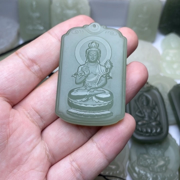 幸***家和田玉未镶嵌颈饰