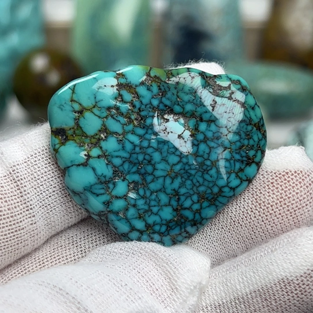 绿松石未镶嵌珠宝奇石