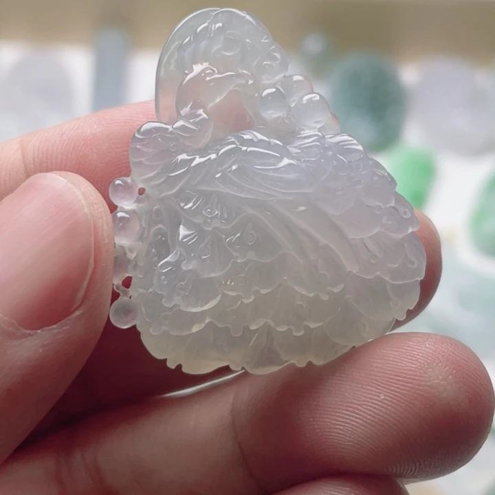 翡翠未镶嵌颈饰词*玉翡翠