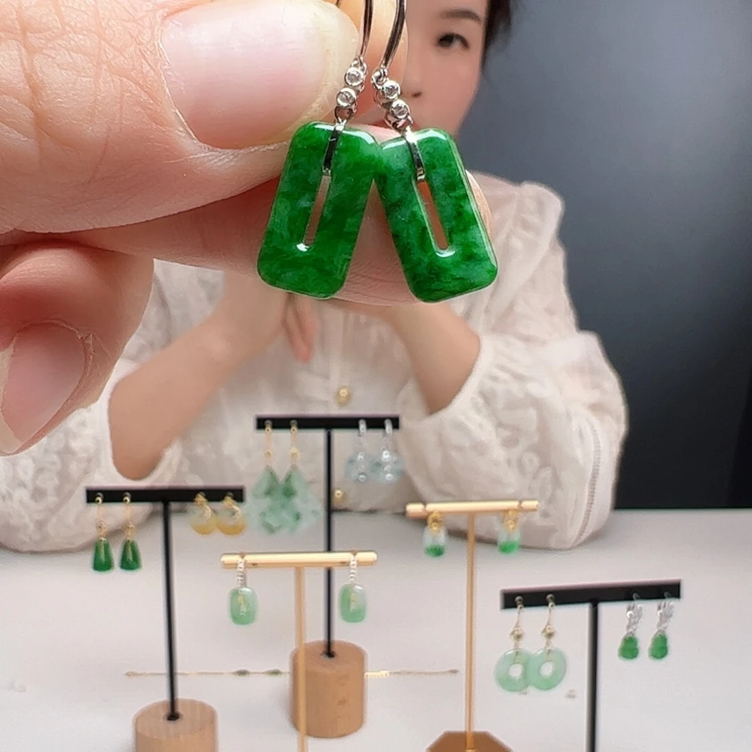 翡翠18K金镶嵌耳饰天然翡翠