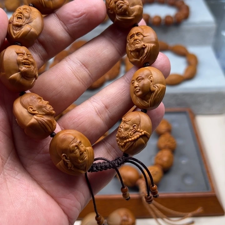 明***天手串橄榄核橄榄核雕工艺制作