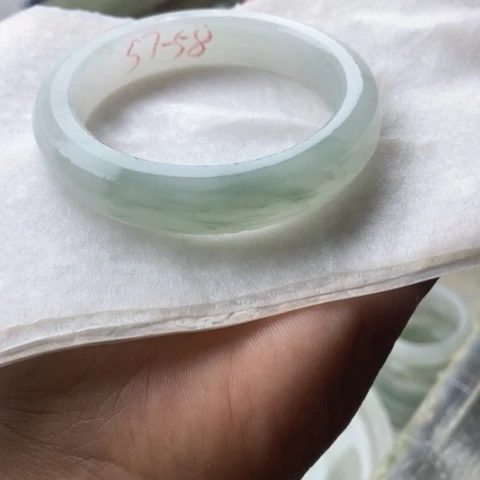 石英质玉（金丝玉）手镯未镶嵌柠**精加工定制