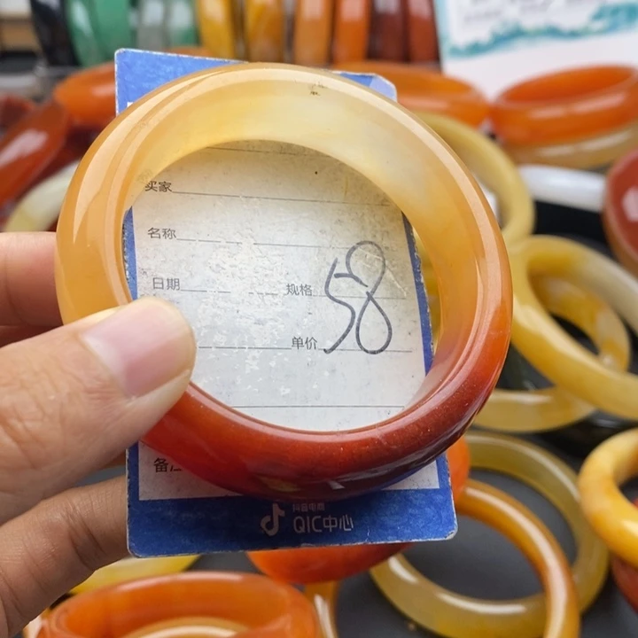 未镶嵌手镯石英质玉