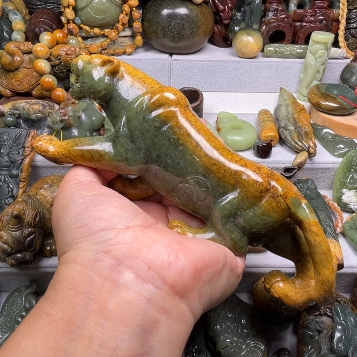 未镶嵌岫岩河磨玉（透闪石质玉）摆件那*啊