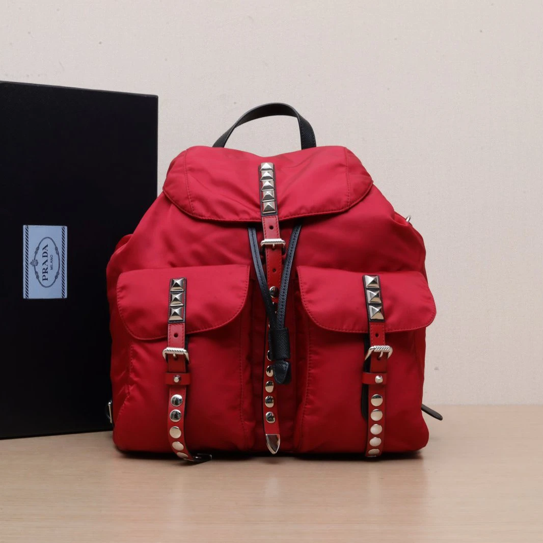 99新 Prada/普拉达 花花 红色 尼龙 铆钉 双肩包
