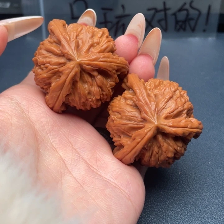 多***水吊坠文玩核桃白狮子