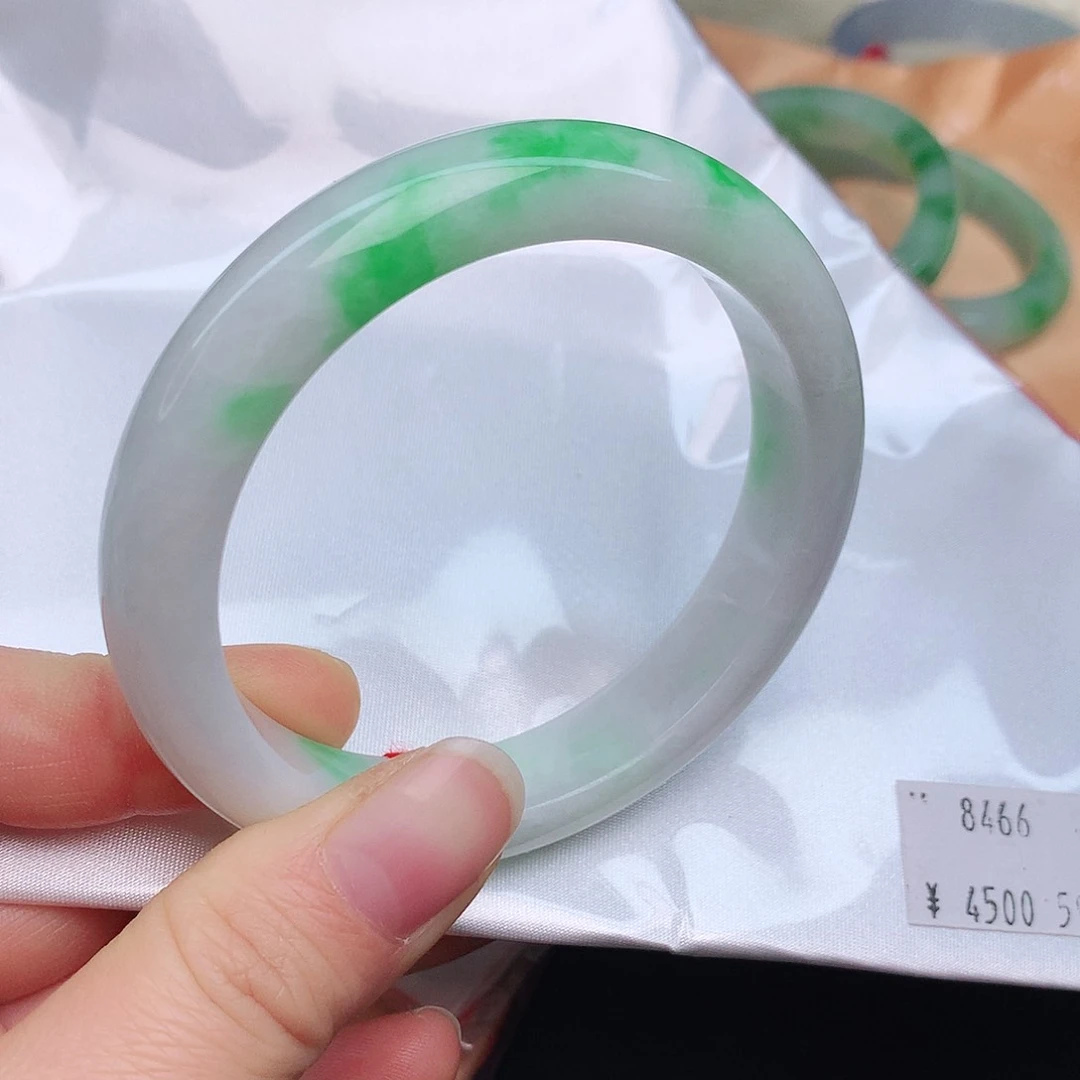 翡翠手镯未镶嵌8466xccvvbn