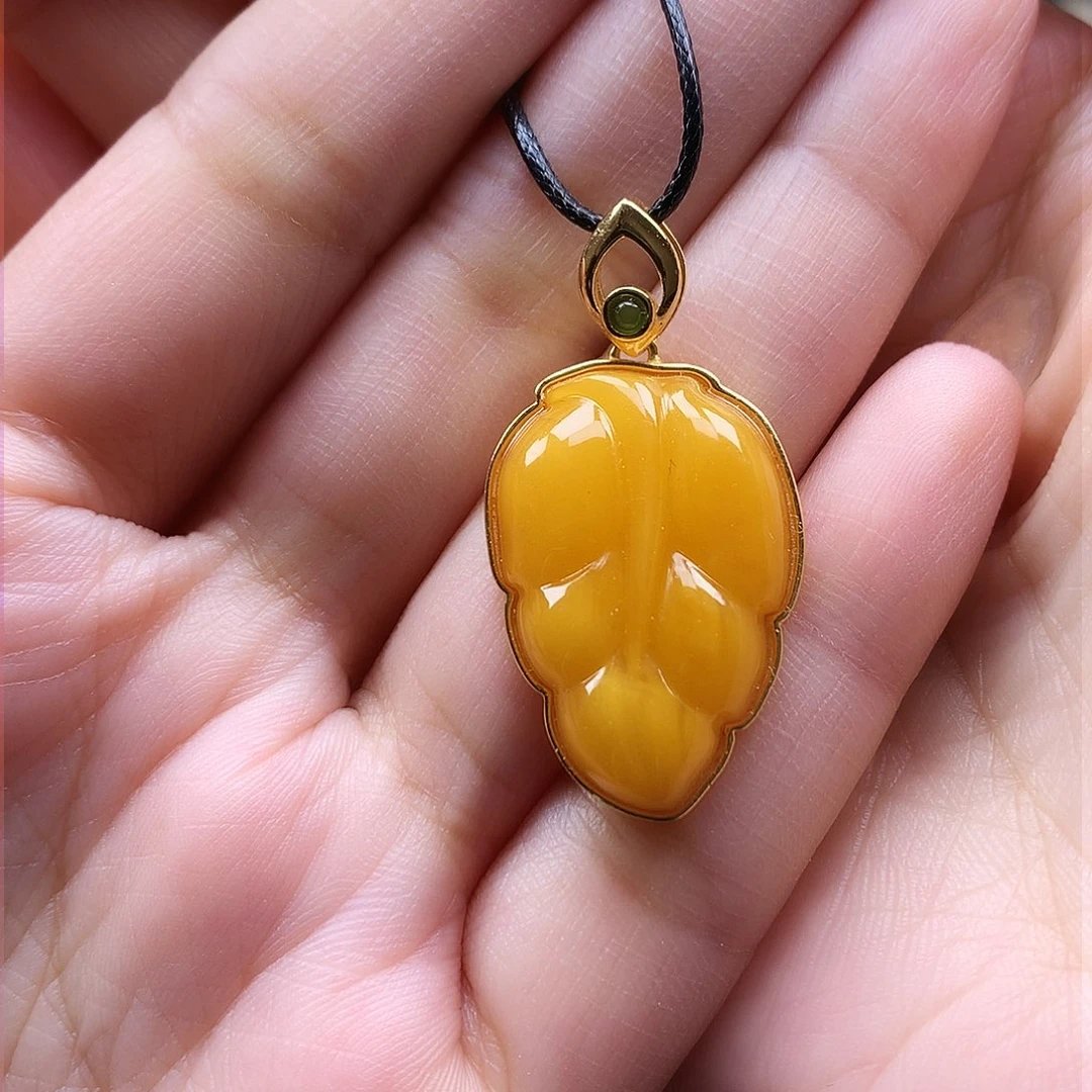 银S925镶嵌颈饰蜜蜡吊坠