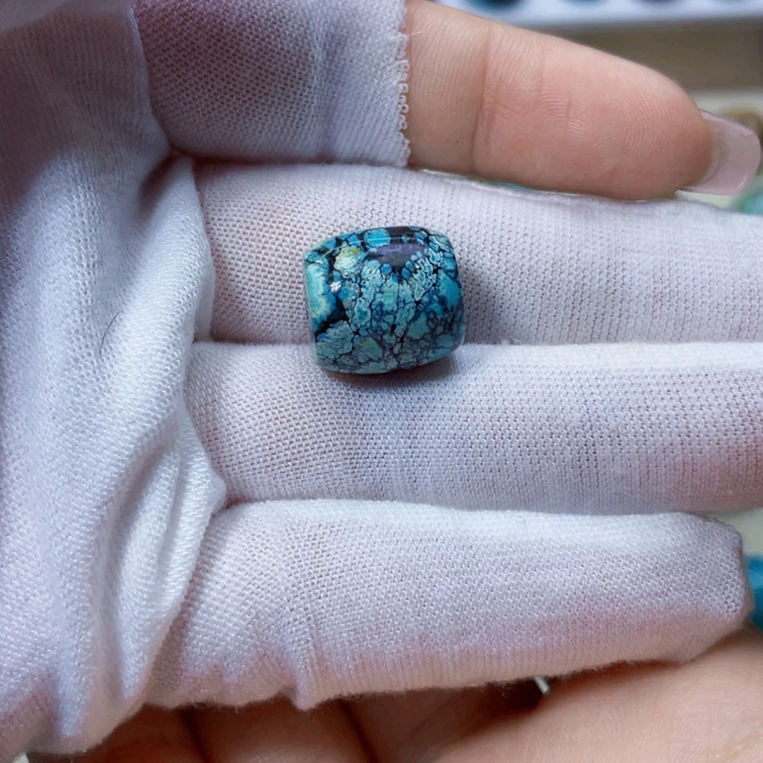 绿松石未镶嵌饰品