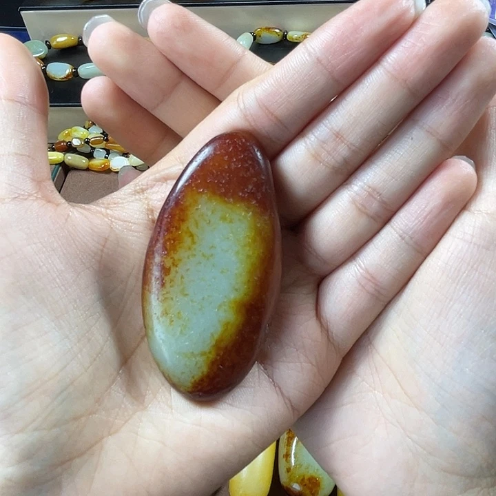 和田玉未镶嵌颈饰小****戈