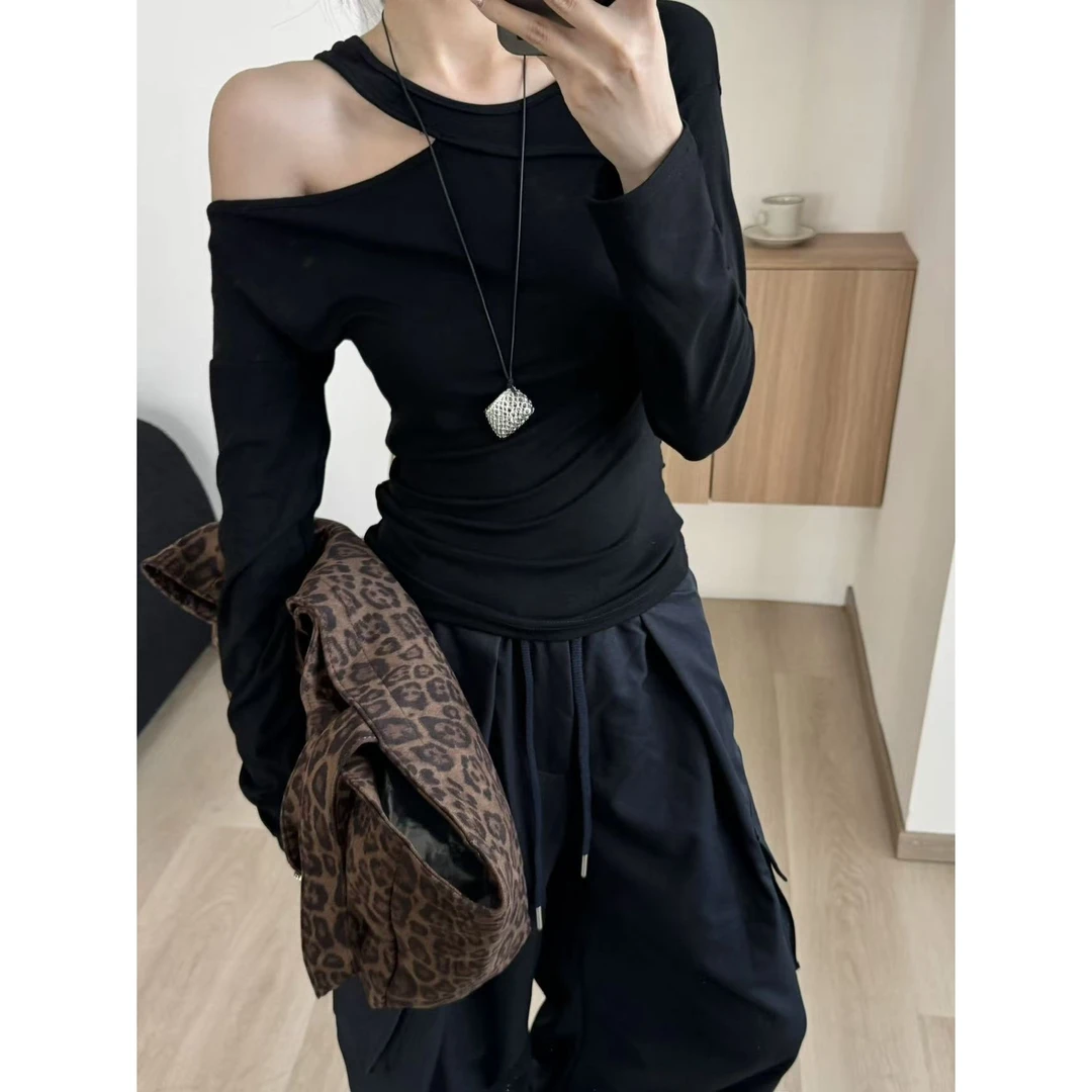 SP【巴黎旅夜】时尚设计感修身显瘦纯欲风漏肩挂脖长袖T恤内搭上衣