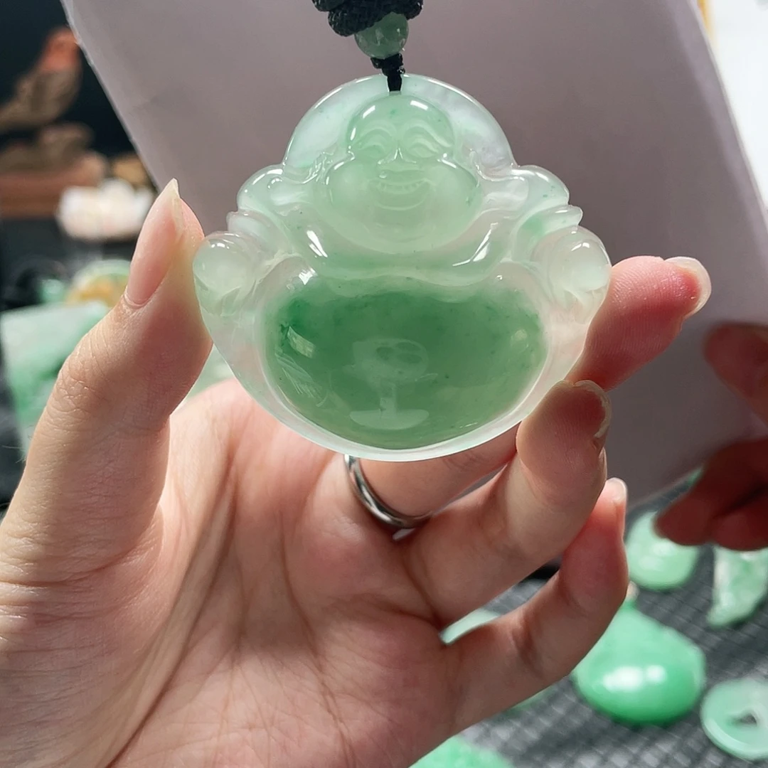 于***王未镶嵌吊坠石英质玉