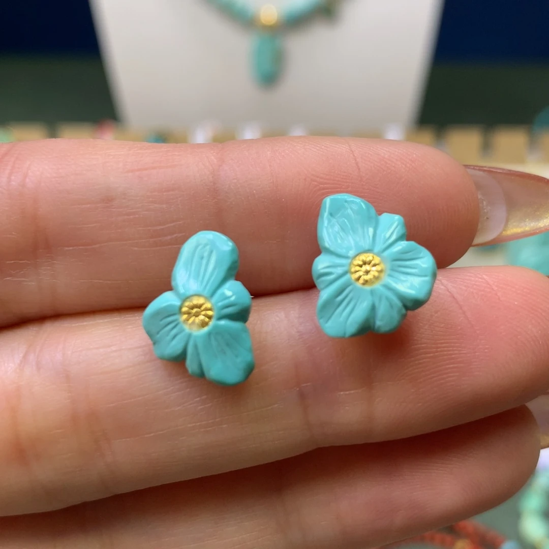 绿松石耳钉18K金镶嵌