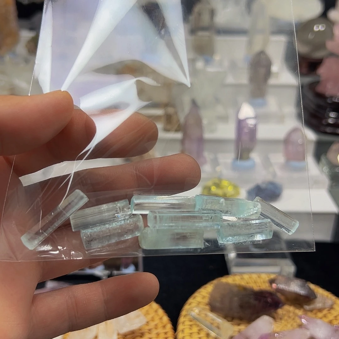 天然水晶家居摆件未镶嵌水晶闪****蓝