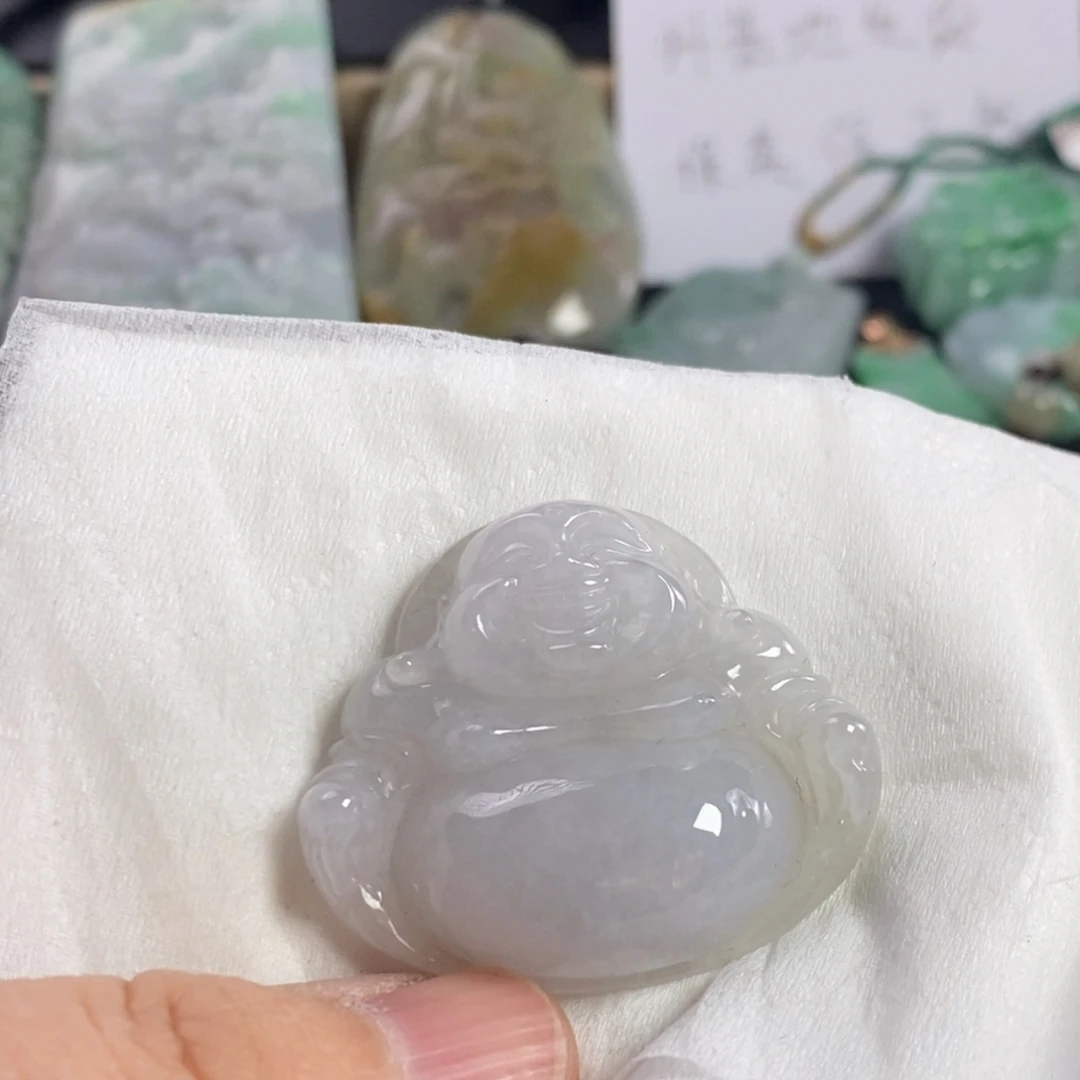 翡翠颈饰未镶嵌佛公