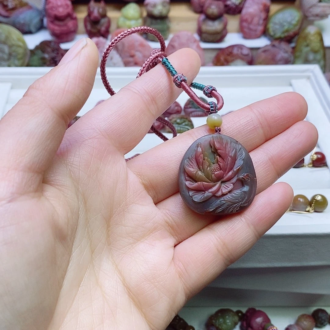 玛瑙/玉髓盐源玛瑙吊坠未镶嵌