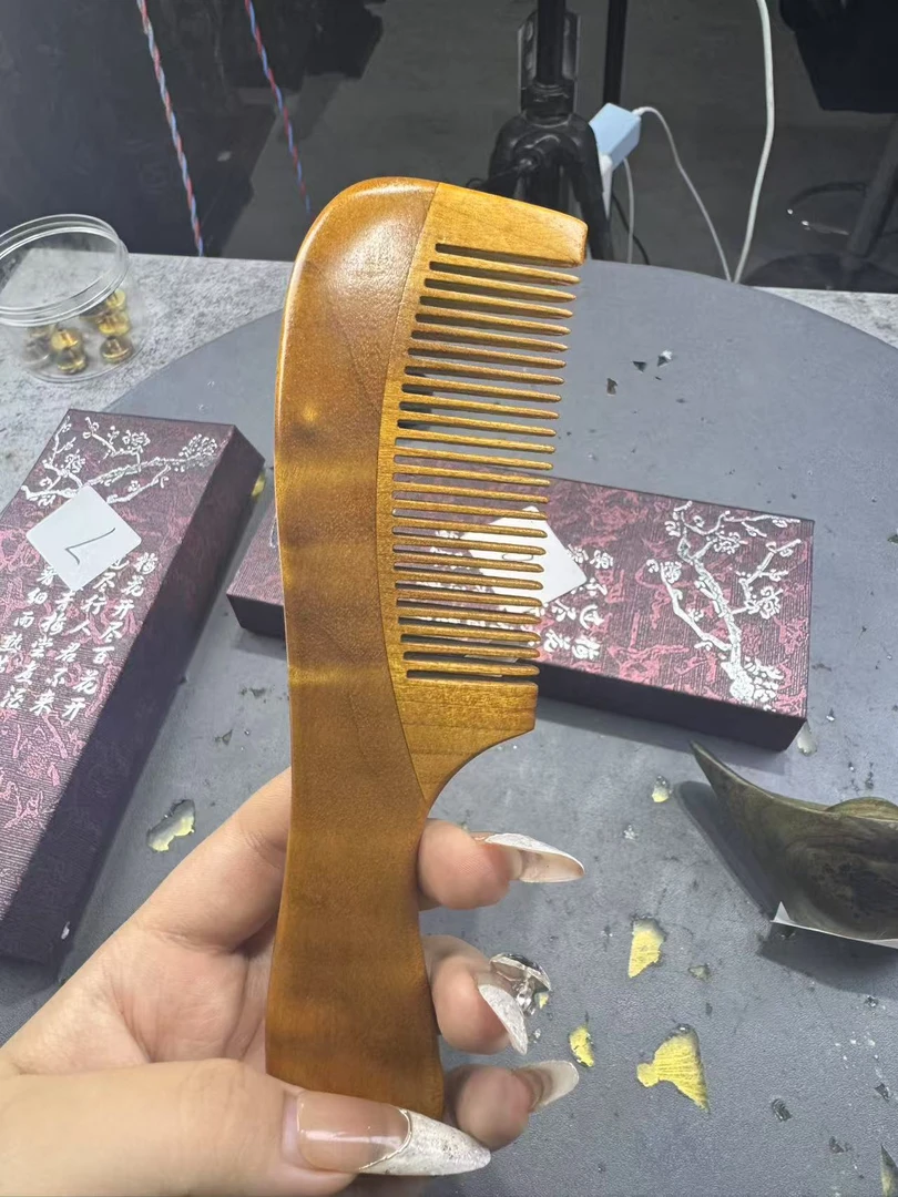 金丝楠小叶桢楠木梳一把