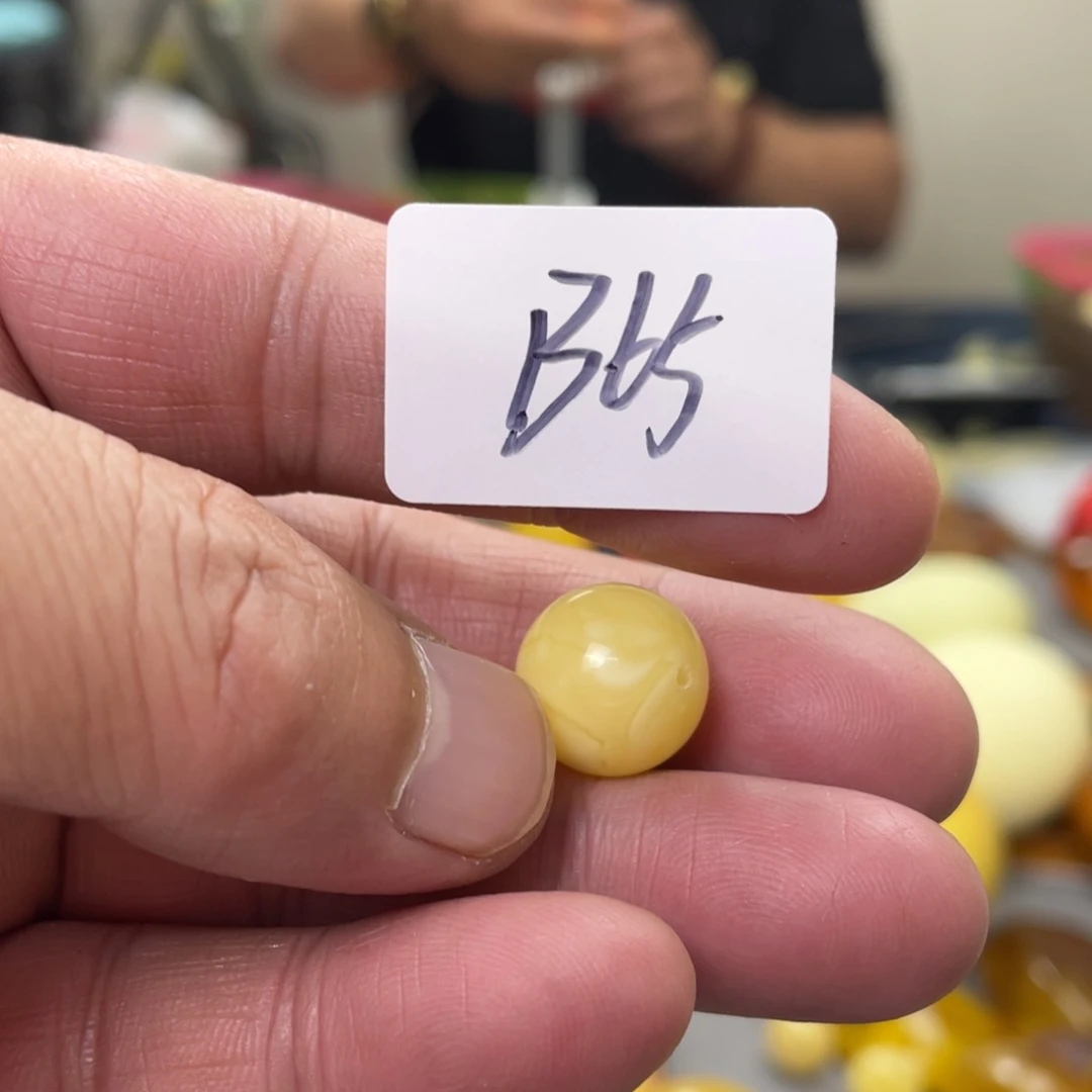 手链琥珀未镶嵌路*