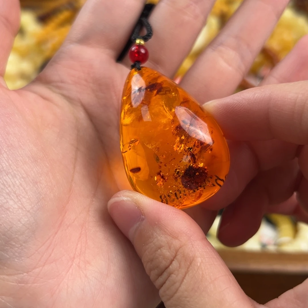 未镶嵌琥珀珠宝奇石