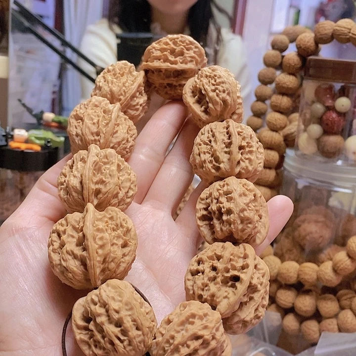 【闪购商品】文玩核桃把件傲***姨33野狼手持