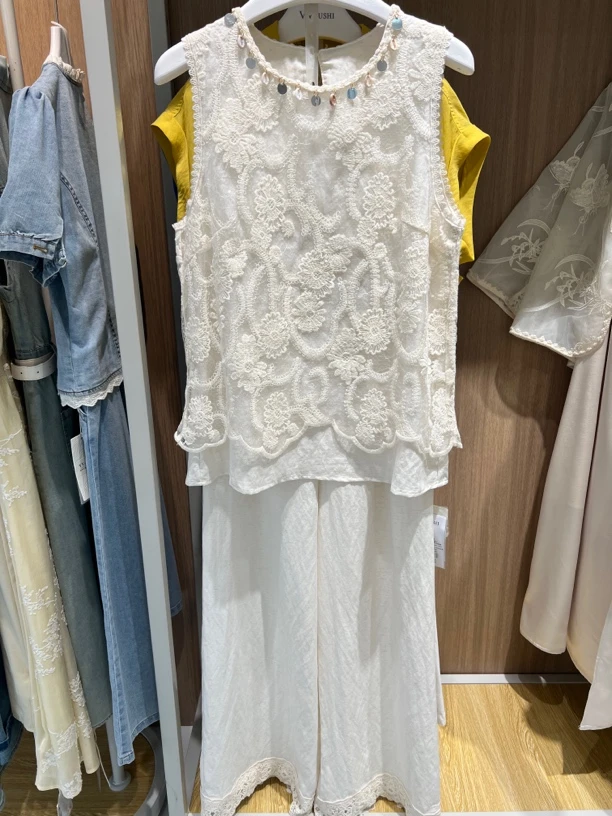 VV 65305轻熟风韩系米白色刺绣亮片上衣搭配阔腿裤夏季套装