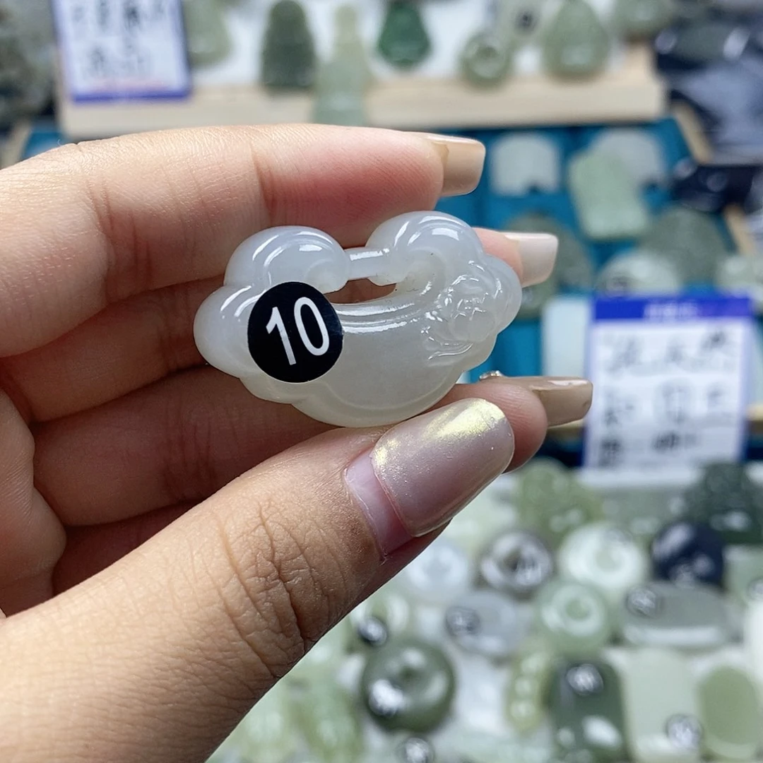 和田玉未镶嵌颈饰祥云锁35mm