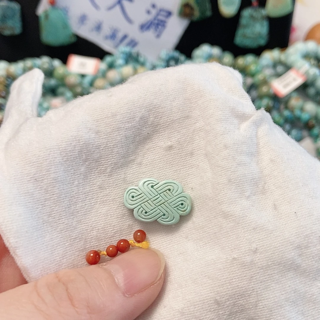 南红玛瑙未镶嵌珠宝奇石