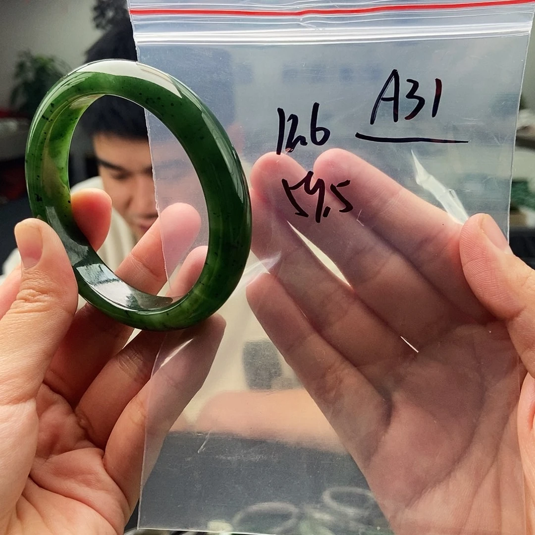 和田玉未镶嵌手镯拍一发一