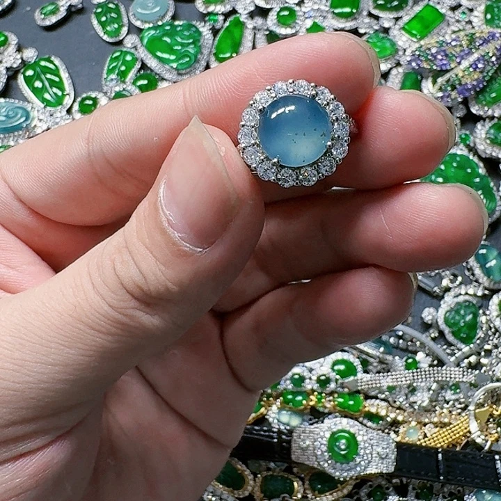 翡翠颈饰未镶嵌天然A货翡翠放漏