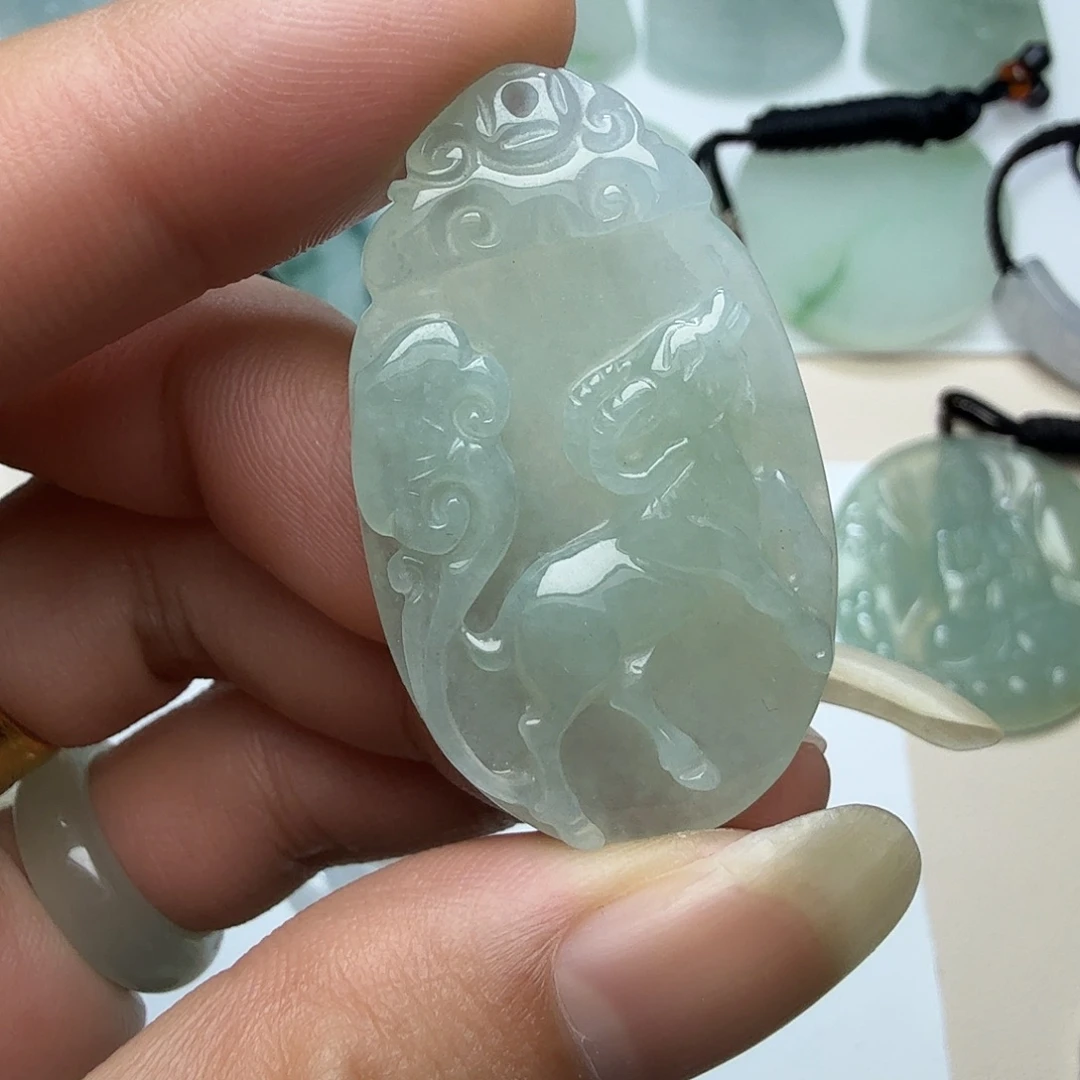 翡翠未镶嵌颈饰天然缅甸翡翠A货羊牌