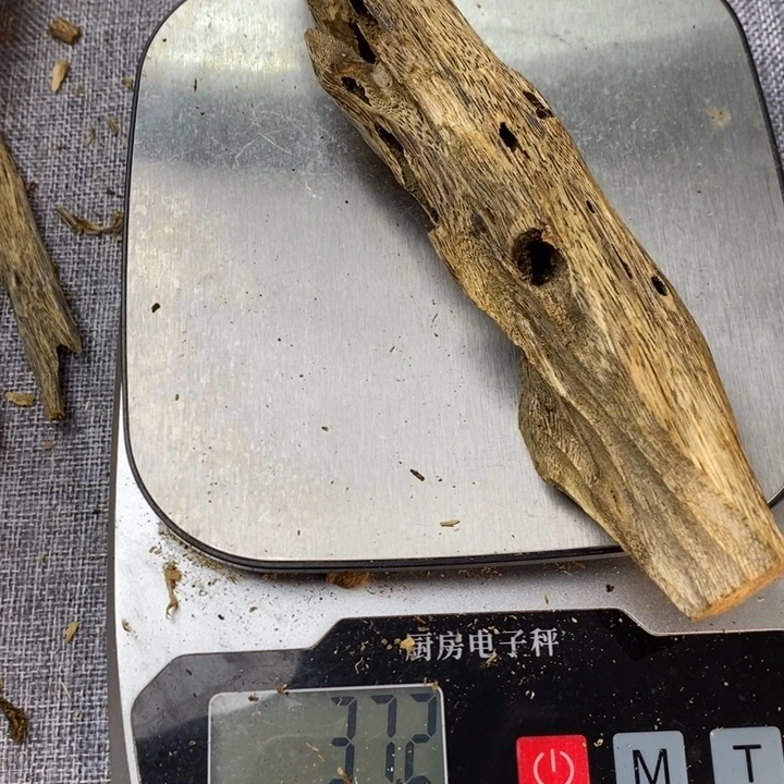 沉香碎屑沉香原材料