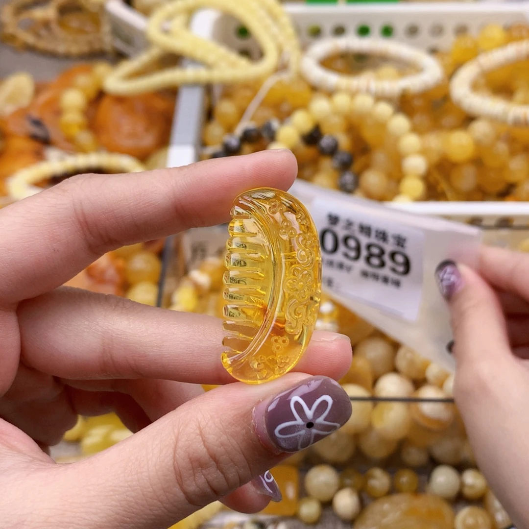 琥珀未镶嵌珠宝奇石