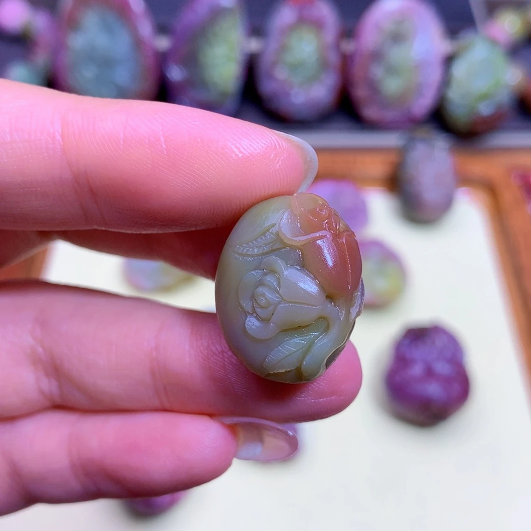 玛瑙未镶嵌挂件盐源