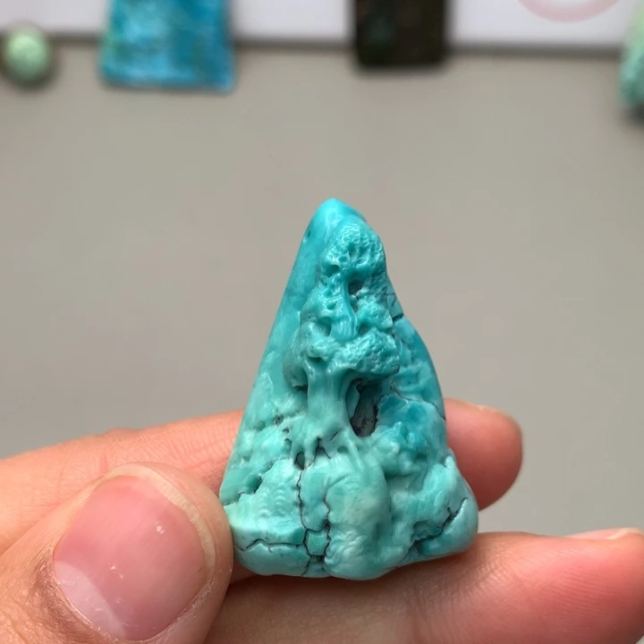 绿松石未镶嵌颈饰