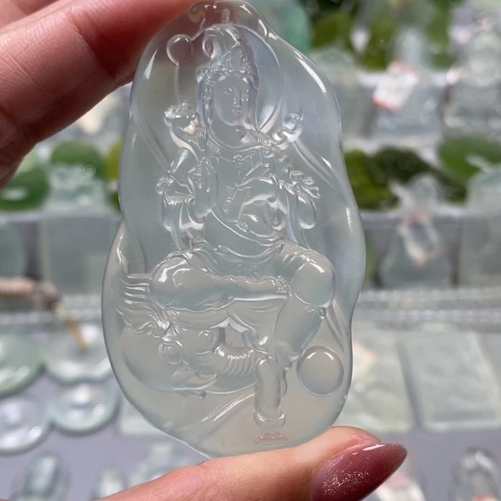 蛇纹石玉未镶嵌颈饰莫****道