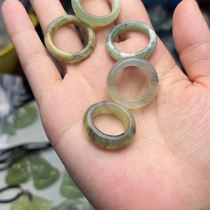 未镶嵌岫玉颈饰吊坠