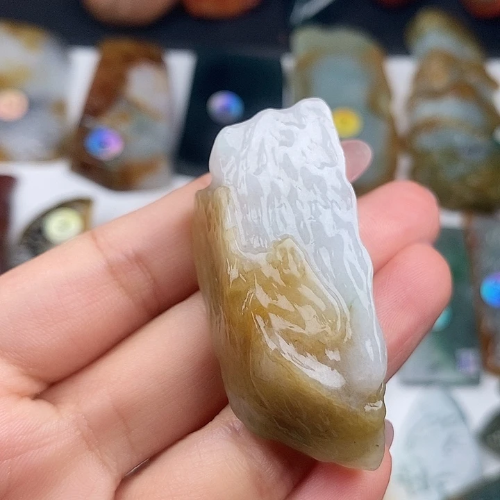 颈饰未镶嵌翡翠天然