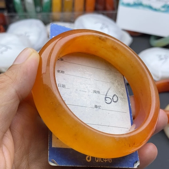 未镶嵌手镯石英质玉