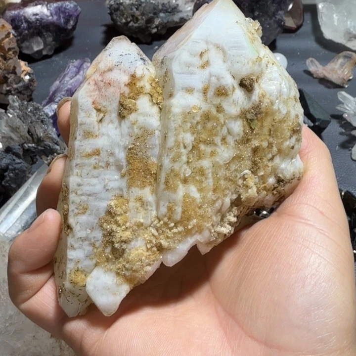 颜***心未镶嵌珠宝半成品水晶