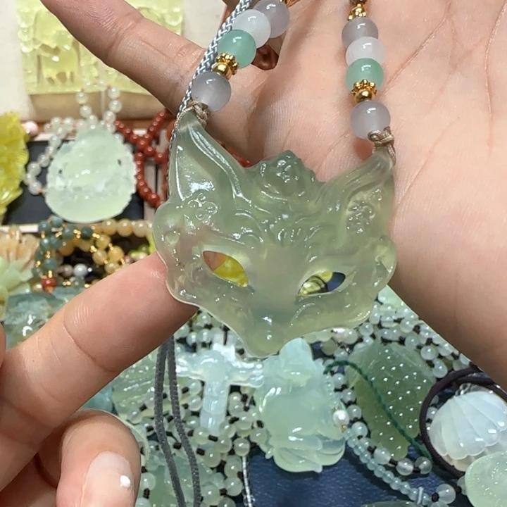 未镶嵌蛇纹石玉吊坠