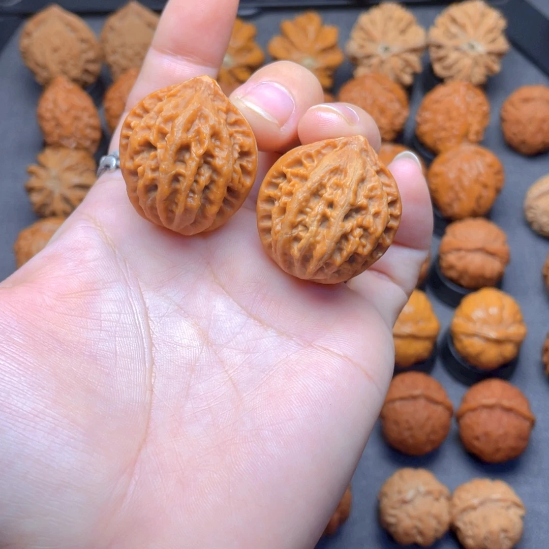 核桃文玩把件梅枝文小秋子