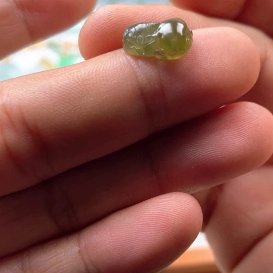 翡翠未镶嵌颈饰翡翠冰黄貔貅