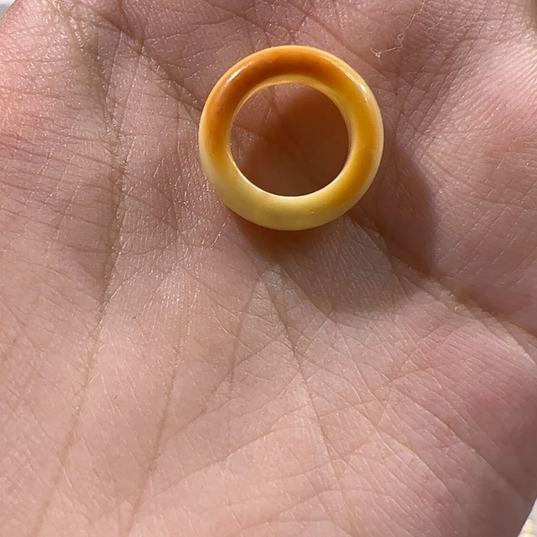 琥珀未镶嵌珠宝奇石浓蜡沁色跑环