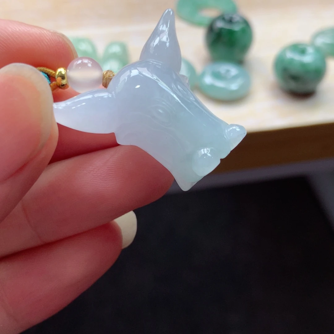 翡翠未镶嵌颈饰吊坠