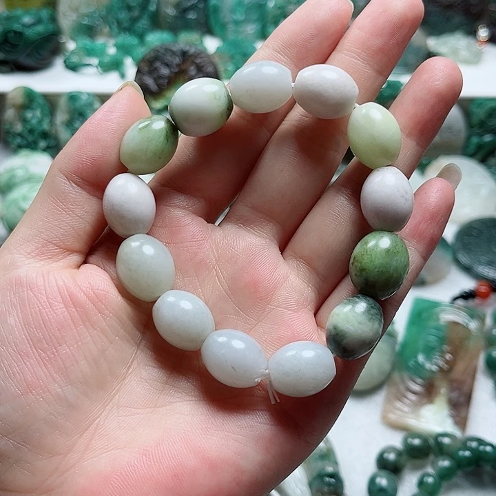 独山玉未镶嵌吊坠