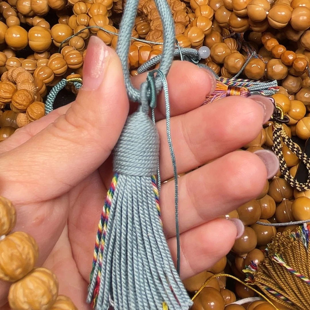 木猴头了桃流苏流苏。