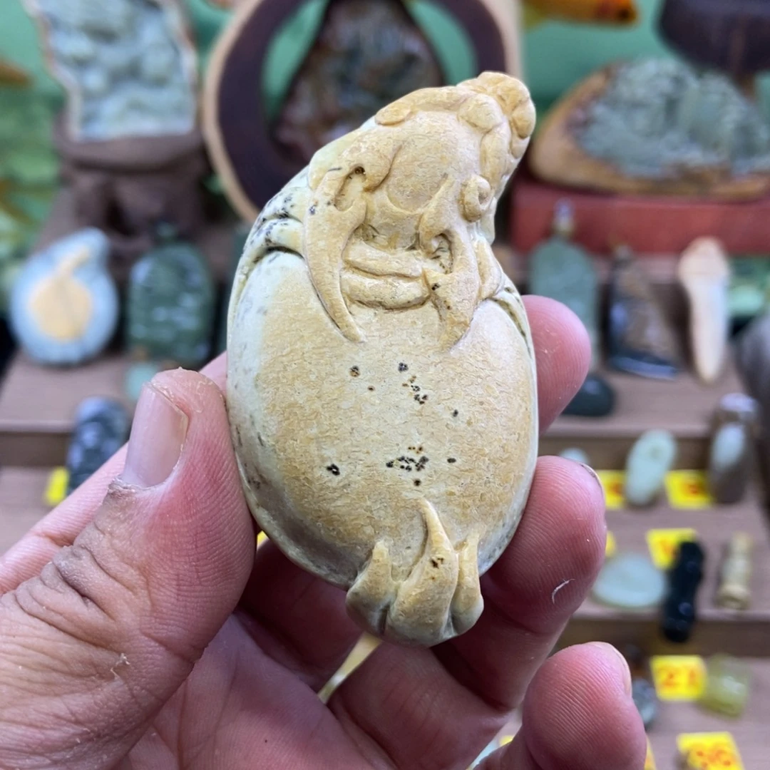 王***玉未镶嵌岫岩老玉（透闪石质玉）把件