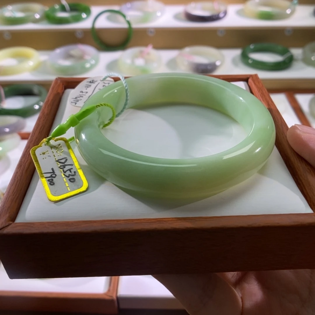 【闪购商品】和田玉（翠青玉）手镯未镶嵌5455鲜嫩翠，几乎满翠