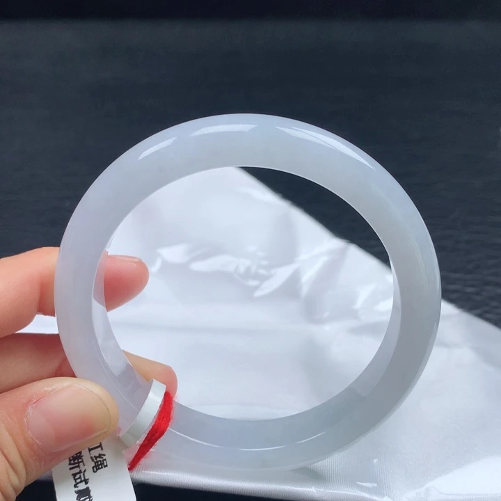 翡翠手镯未镶嵌58圈